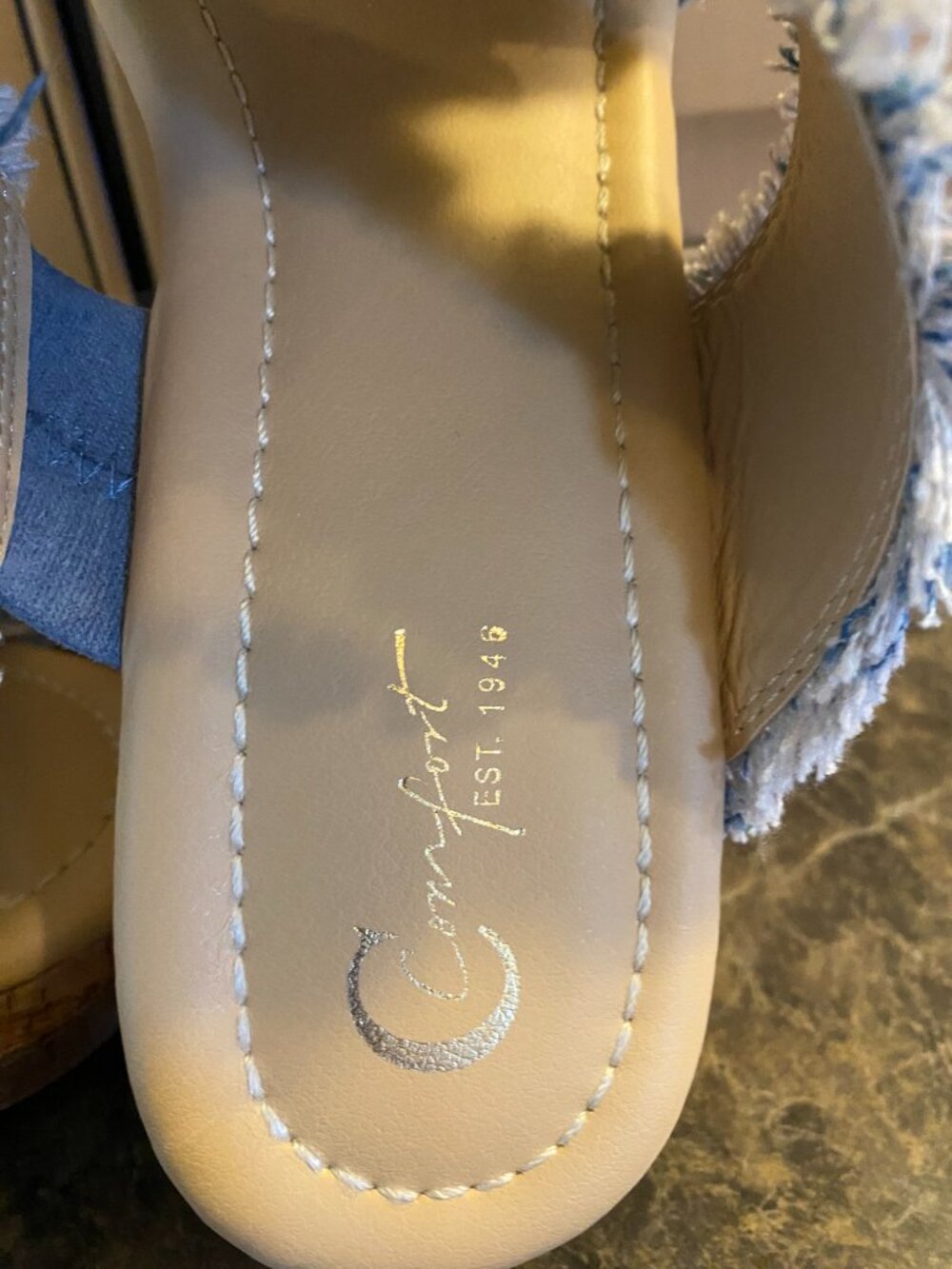 Comfort Brand Sandals made out of jean material, size 9 (K) - Picture 4 of 5
